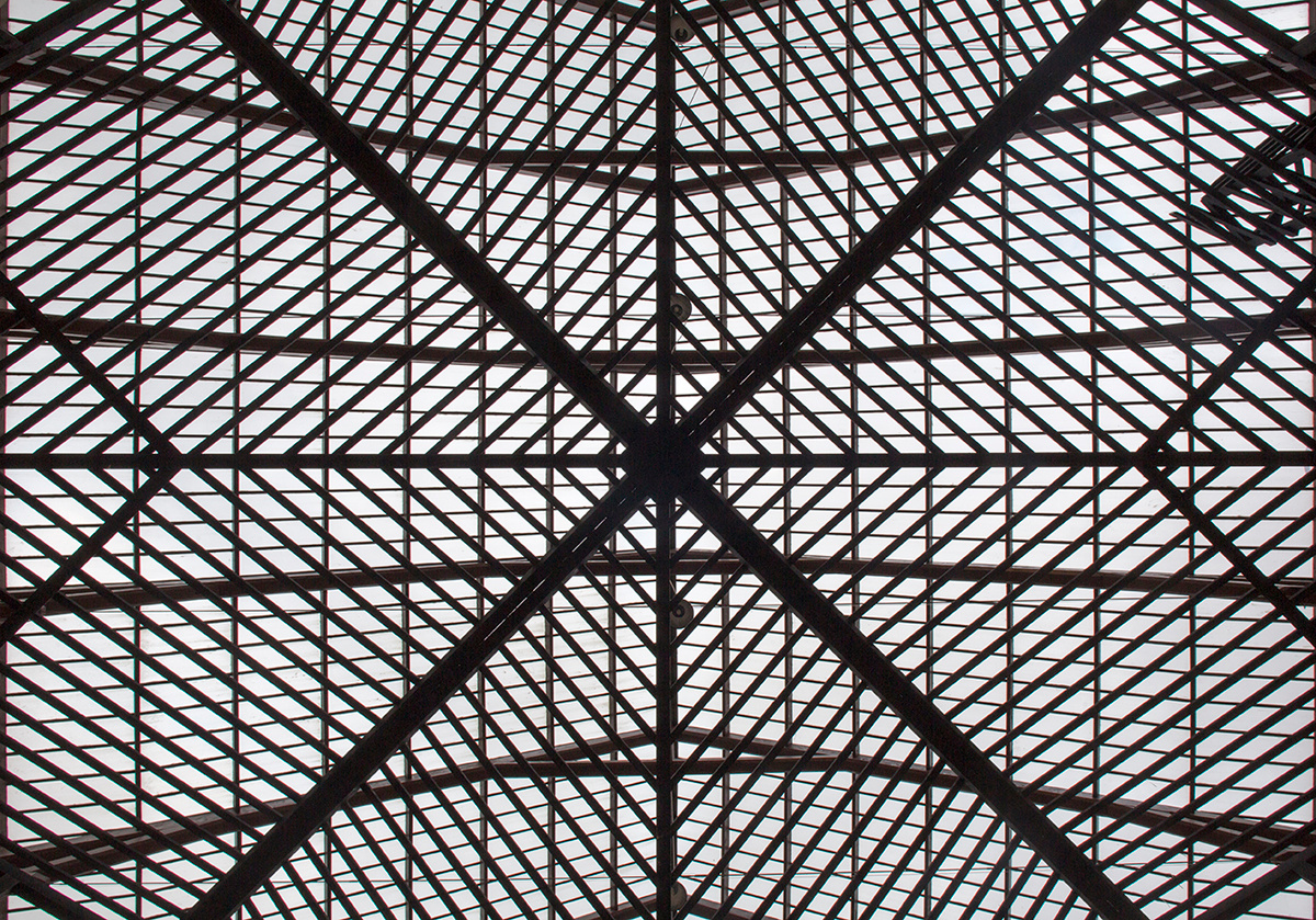 La construction de Georges Rousse dans la cour du pavillon central.