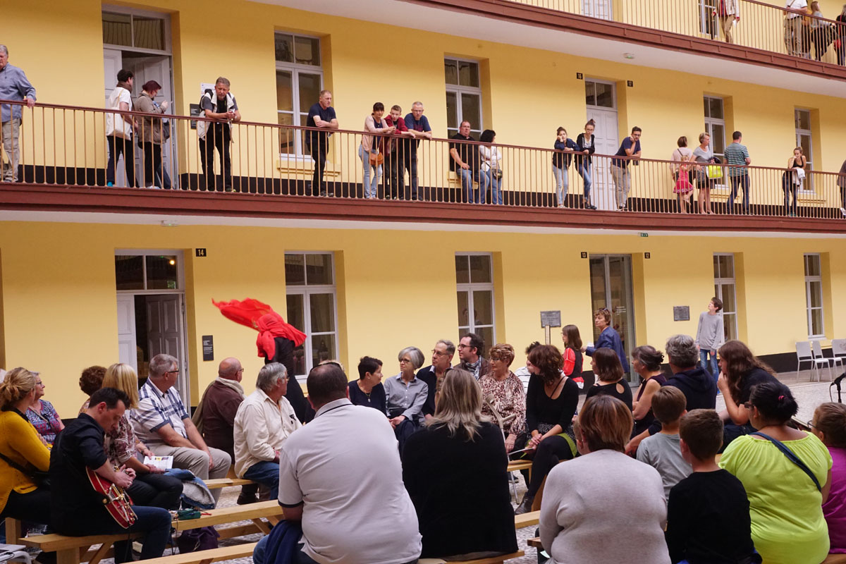 Une performance sur les bancs du Théâtre de chambre – 232U, le 18 septembre 2016