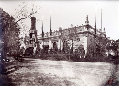 Vue du pavillon des usines Schneider du Creusot à l’Exposition universelle de Pa