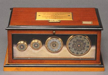 Boite d’échantillons de câbles télégraphiques sous-marins (image)