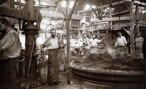 Le « déballage » du sable des moules de fonderie (image)