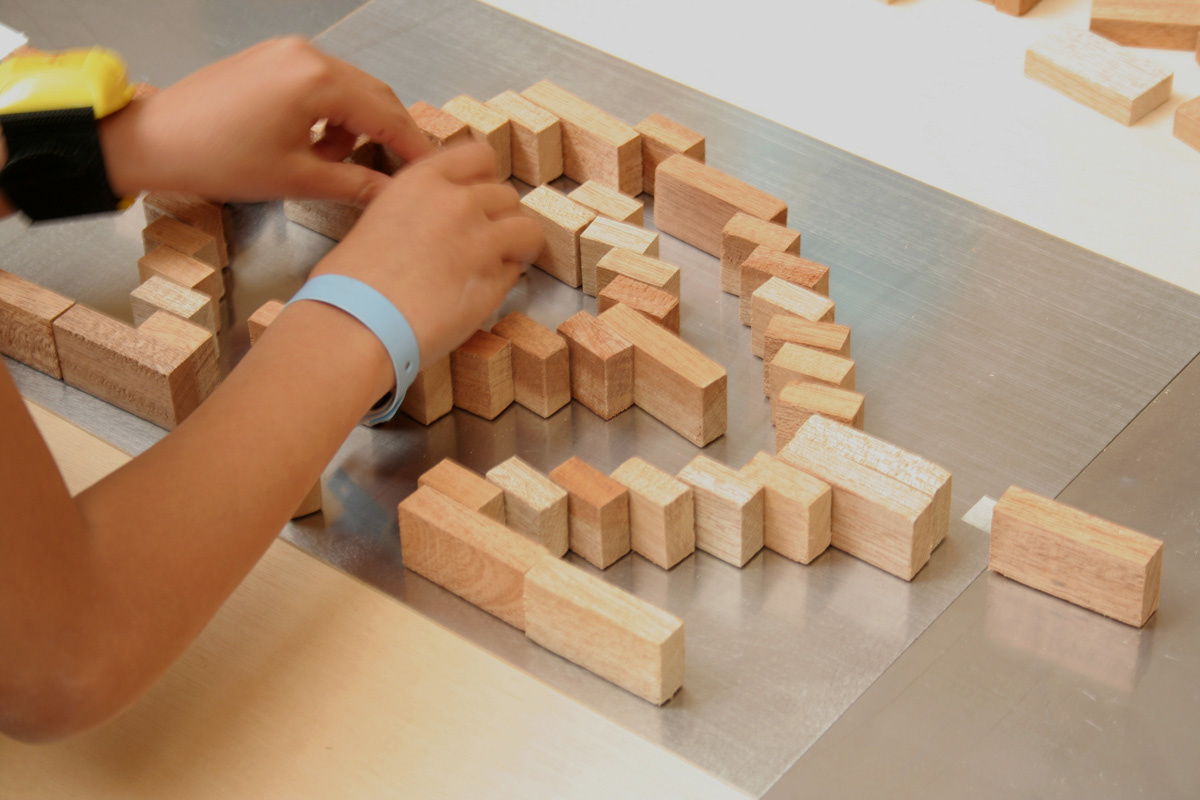 L'atelier « Un palais de briques » est proposé au public scolaire.