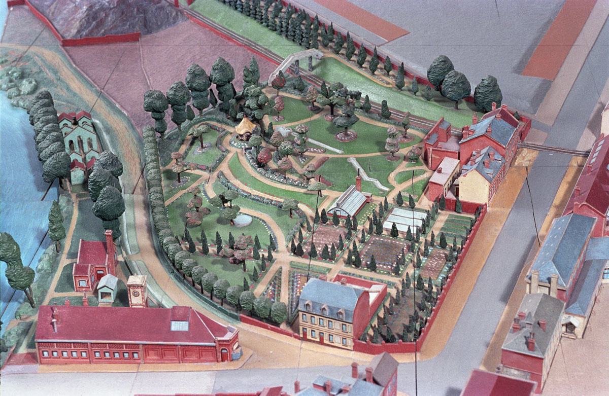 Détail du plan-relief du Familistère, montrant le jardin d'agrément.