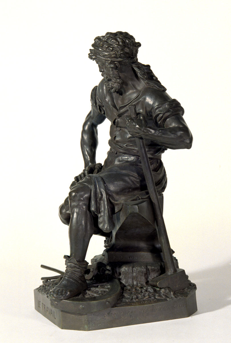 Vue de côté de la statuette du Travail de Charles-Auguste Lebourg.