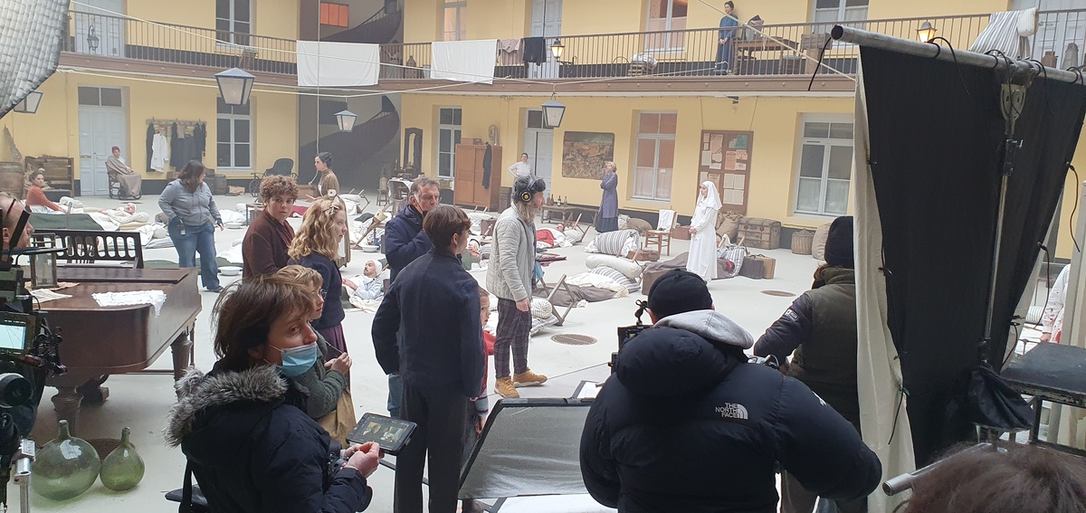 tournage-guerre-des-lulus-aile-droite-Familistère