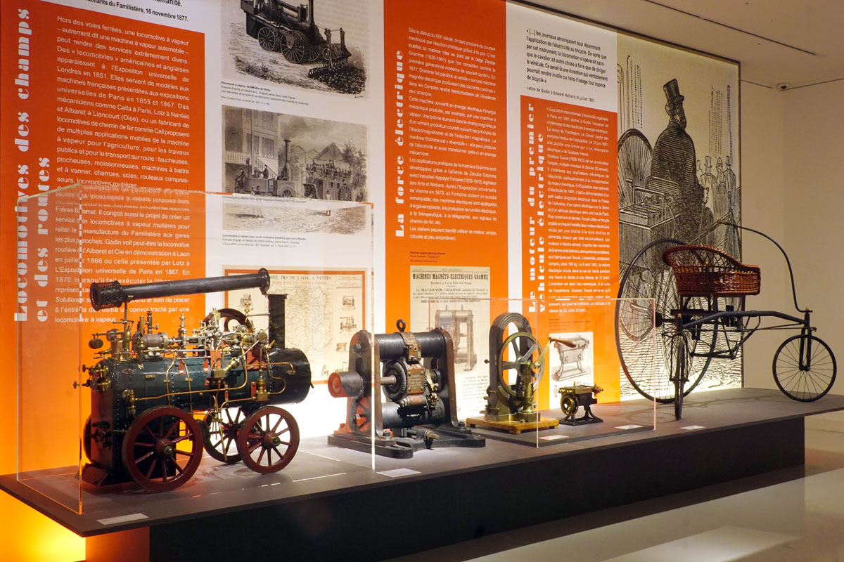 Vue d'une salle de l'exposition temporaire « Des machines au service du peuple.