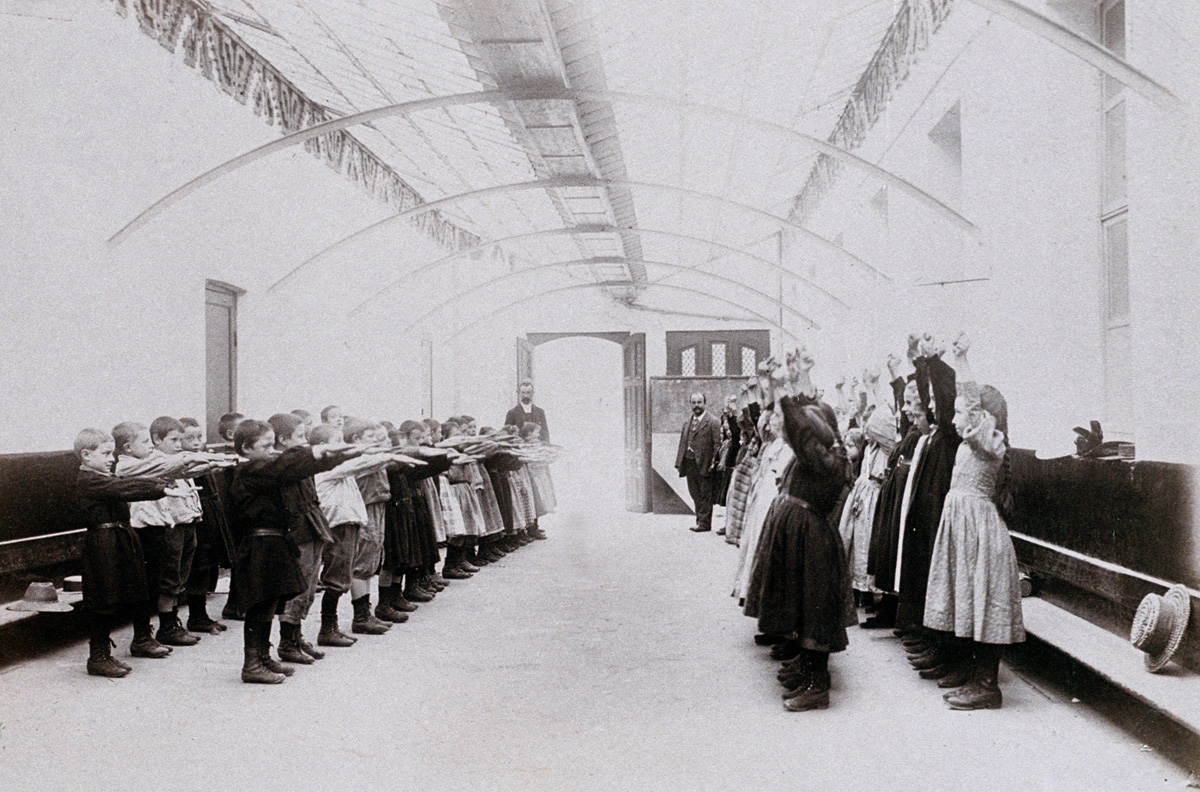 Le préau des écoles du Familistère sert aux exercices de gymnastique.