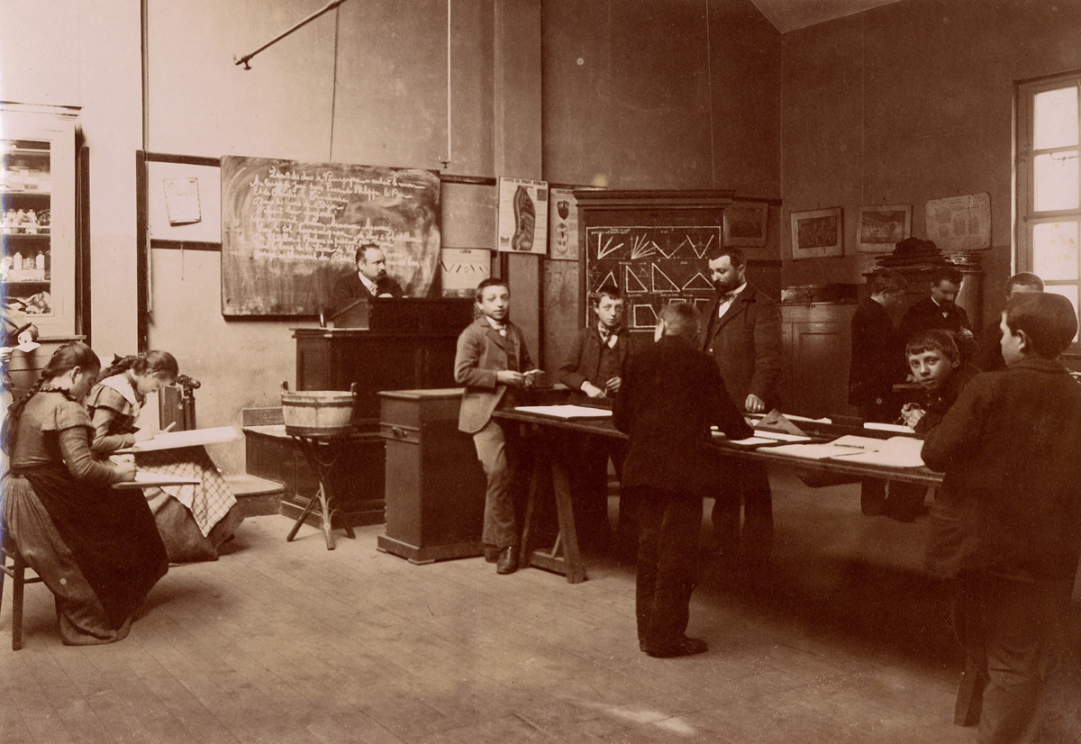 Cours de dessin industriel des écoles du Familistère.