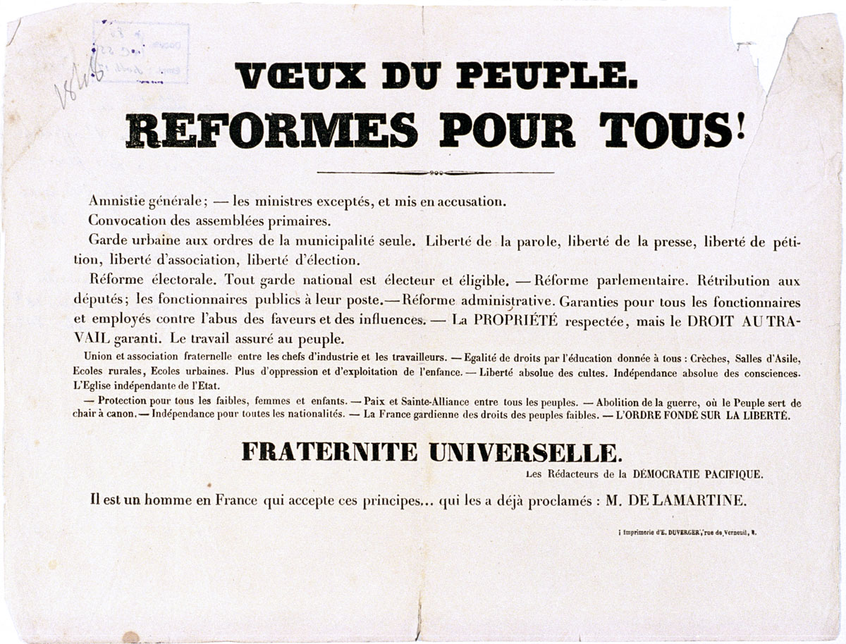 L'affichette revendique des réformes et proclame une fraternité universelle.