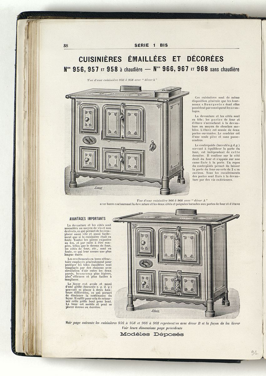 La page du catalogue présente les modèles de cuisinières émaillées avec et sans