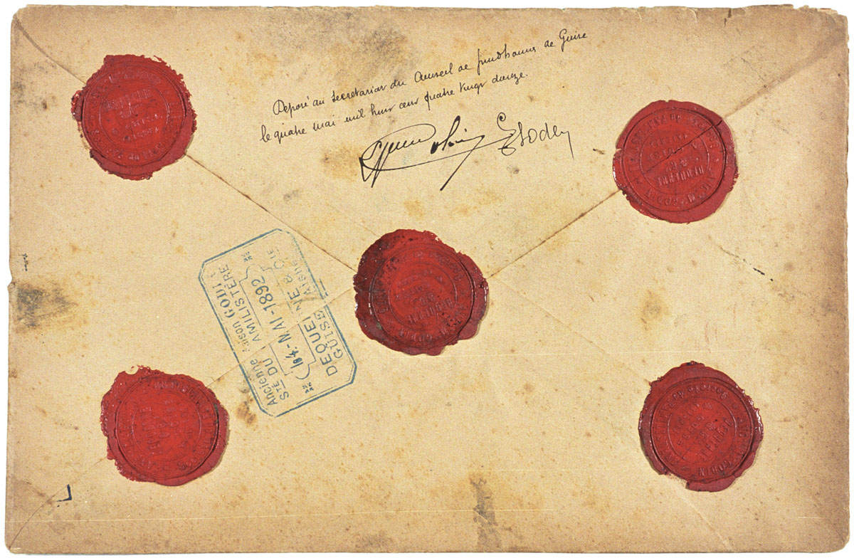 L'enveloppe est cachetée et porte la date du 4 mai 1892.