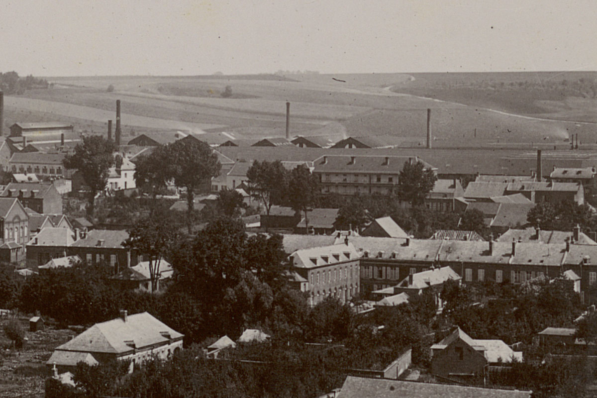 Détail du panorama du Familistère montrant l'usine et le pavillon Landrecies