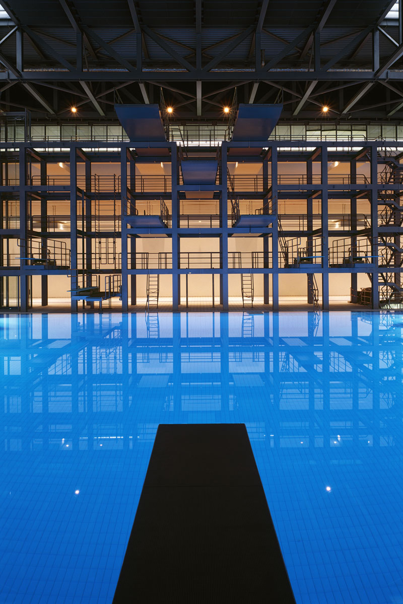 La photographie montre l'intérieur d'une piscine.