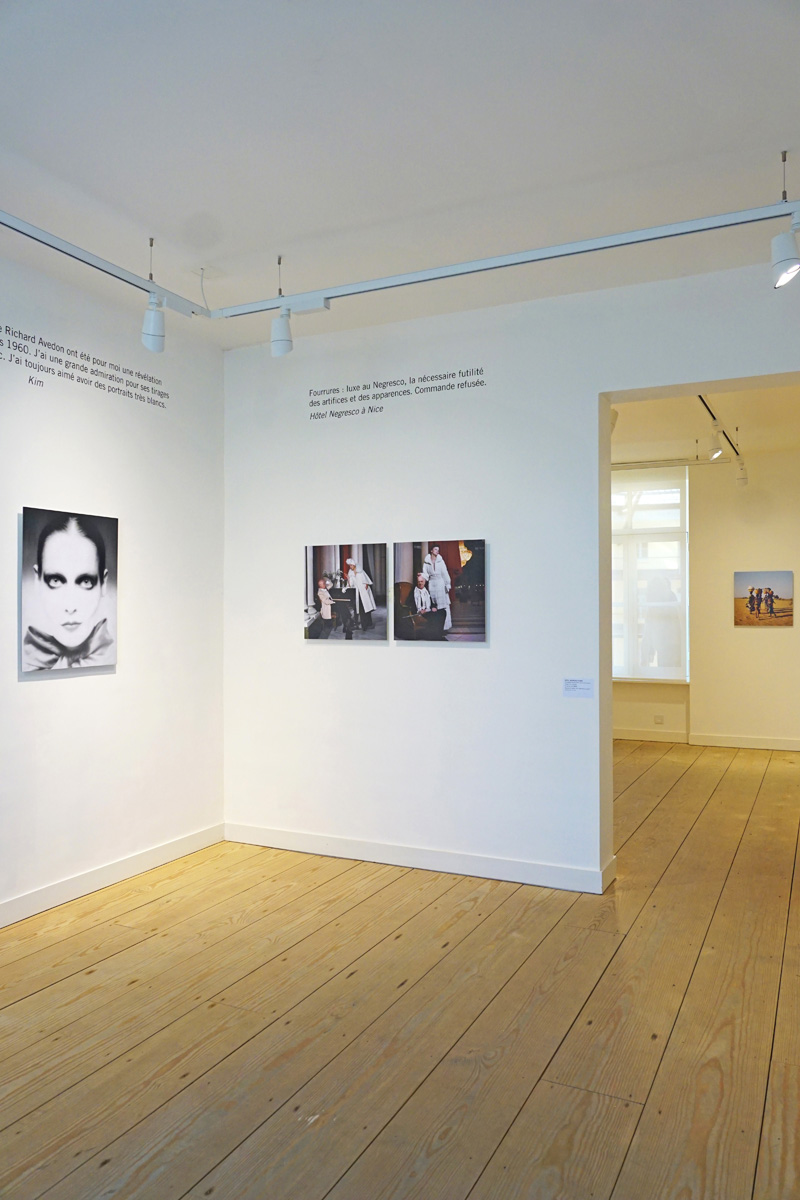 La photographie est une vue de la quatrième salle de l'exposition.