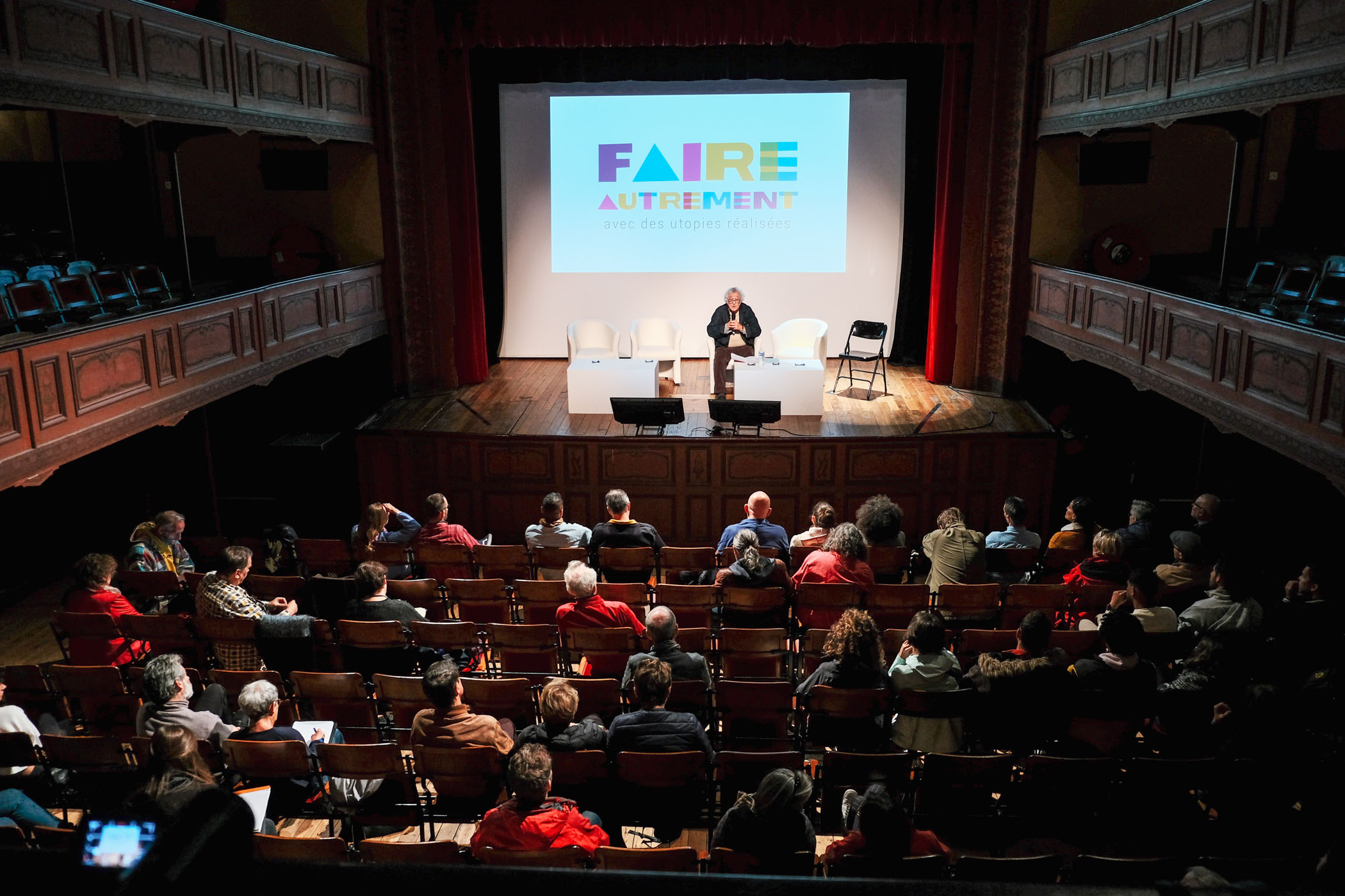 Conférence au théâtre