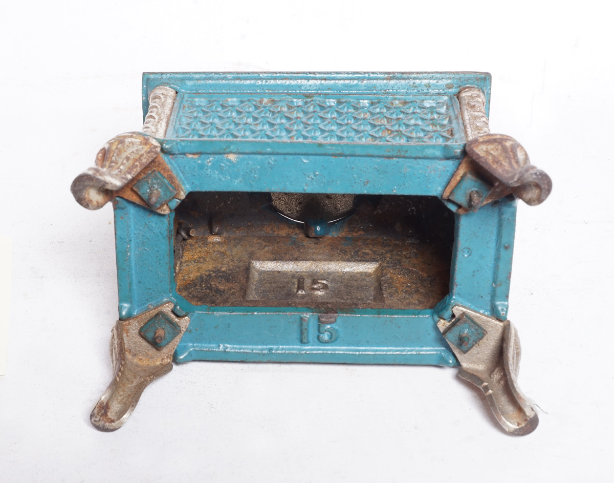 Vue du dessous de l'encrier 2025