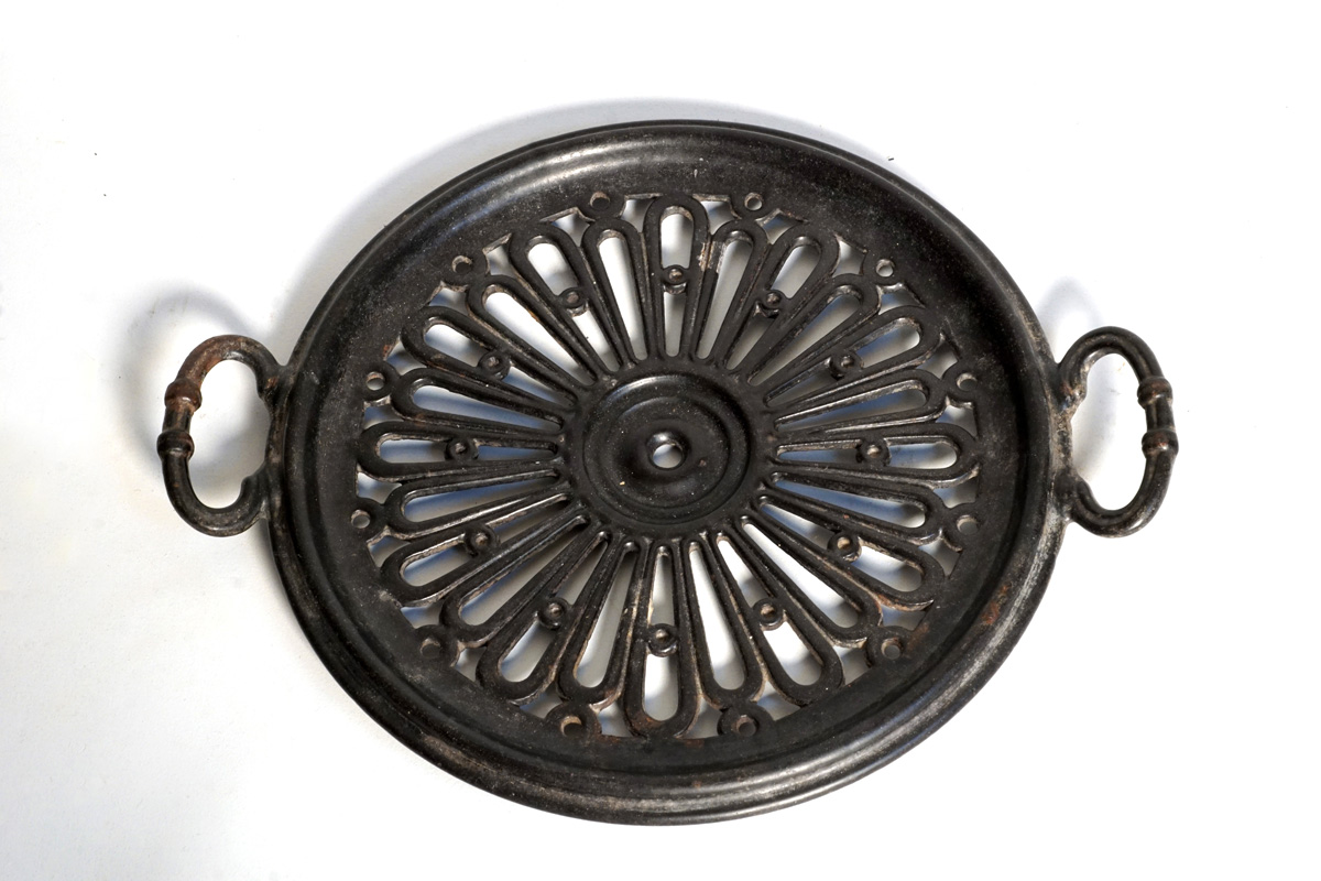 Vue du dessus de la grille du réchaud de table n° 2