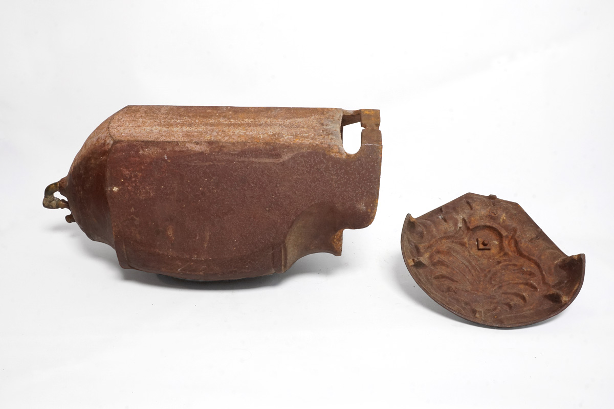 Vue de l'arrière de la fontaine d'angle n° 14