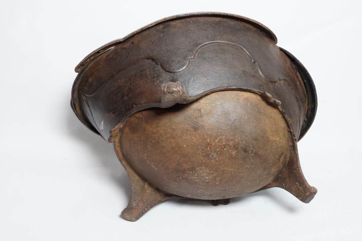 Vue du dessous du bac à charbon n° 13