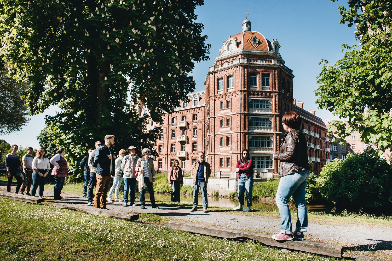 Aile gauche - vue de l'extérieur - tour de propreté